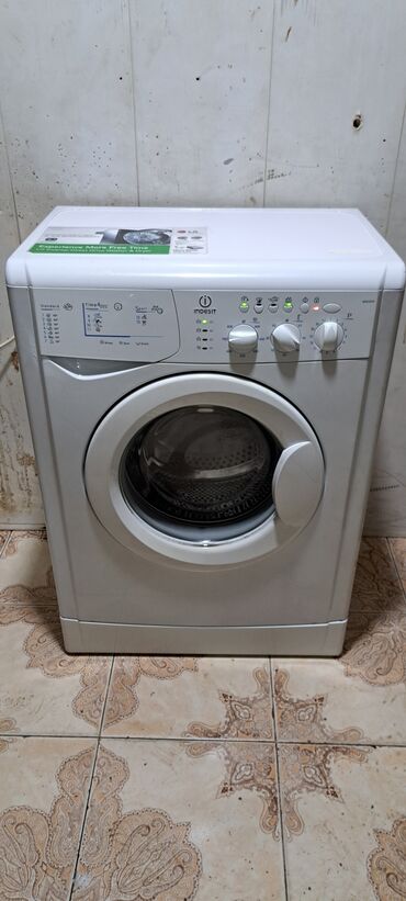 işlənmiş maşınlar: Стиральная машина Indesit, 5 кг, Б/у, Автомат, Платная доставка