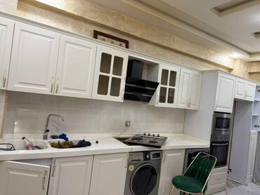 Шкафы: Mətbəx 1200azn. Ölçü 4mt. Qaz, aspirator verilir,üstü mərmərdi. Sökülü