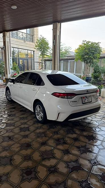 hongqi ehs9: Toyota Corolla: 2021 г., Автомат, Гибрид, Седан — 2