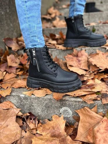 Čizme: Unisex kanađanke
36-41
2.800 — 7