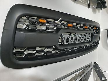 sequia: Решетка радиатора Toyota 2005 г., Новый, Аналог — 3