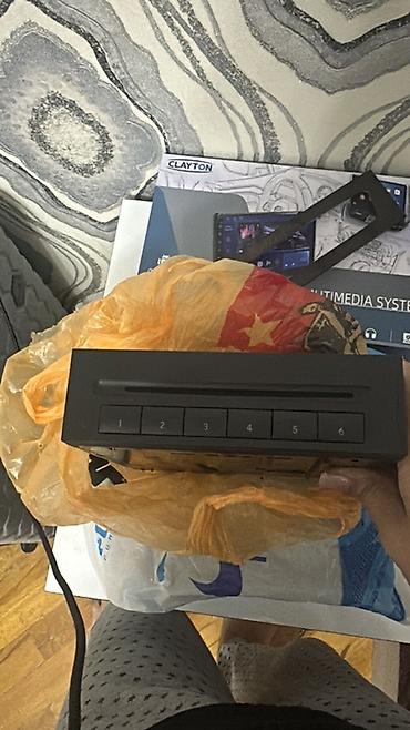 hdd 2 t: Avtomobil üçün CD changer - Ön paneldə 1–6 düyməli çoxdiskli CD — 1