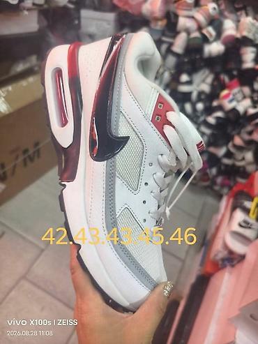 Patike: Brojevi na slikama 4400 — 6