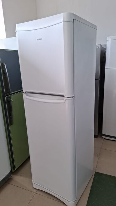 Посудомоечные машины: Б/у 2 двери Indesit Холодильник Продажа, цвет - Белый