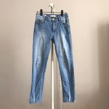 Детский мир: Детские джинсы Selа на 11 лет, состояние идеальное, 300 сомов. Цена