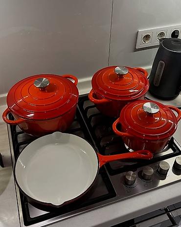 Наборы посуды: Чугунные наборы 4в1 + подставка В наличии: - красный; - оранжевый; - — 7