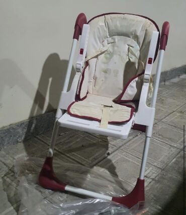 Yemək masaları, oturacaqları: Uşaq oturacağı