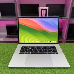петличка микрафон: Ноутбук, Apple, 16 ГБ ОЗУ, Intel Core i7, 15.4 ", Б/у, Игровой, память SSD