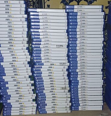 PS4 (Sony Playstation 4): Dajem sve fife za ps4 skupa cena za sve 30 000 dinara igre su sve