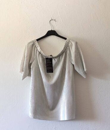 ženske bluze: Nova elegantna srebrna bluza, efektan komad garderobe, lako uklopiv