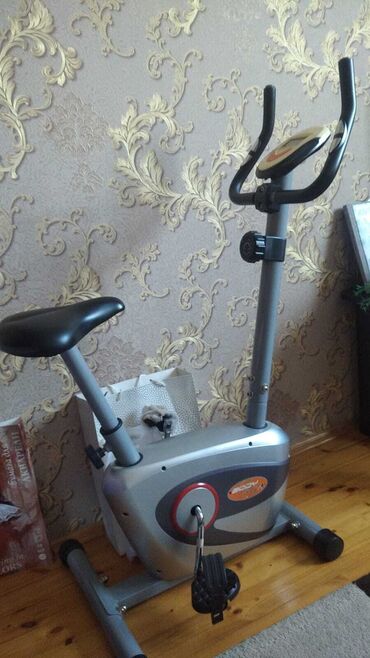 Velotrenajorlar: Bodi markalı, boz rəngli, evdə istifadə üçün nəzərdə tutulmuş