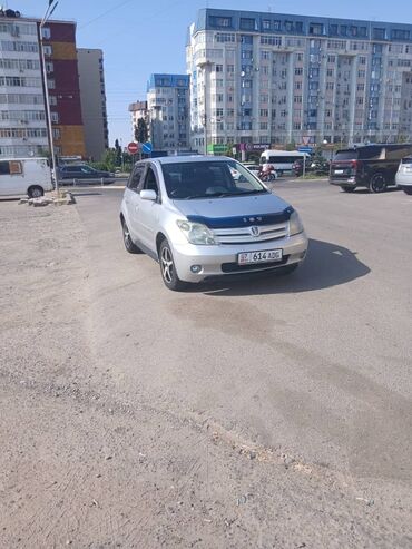 срочно продать машину: Toyota ist: 2003 г., 1.5 л, Автомат, Бензин, Хетчбек