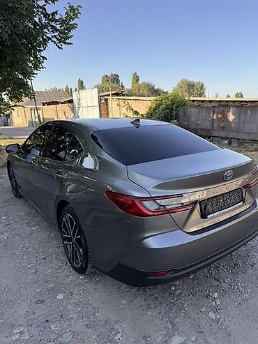 тойота камри 7075: Toyota Camry: 2025 г., 2.5 л, Вариатор, Гибрид, Седан — 7