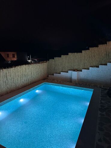 Günlük kirayə evlər: İcarəyə verilir – rahat və zövqlü həyət evi - Açıq hovuz: Mavi — 1