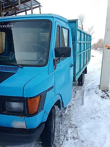высокая крыша: Грузовой автомобиль Mercedes-Benz 207D с высоким бортовым кузовом — 2