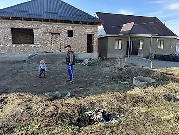 Продажа коттеджей и домов: Уй сатылат АК ОРДО 3 экинчи кочо, участок размери 4 сотый 17ге 23, до — 4