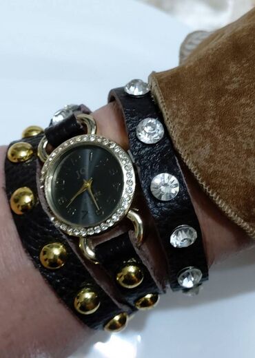 Watches: Novi ženski sat . Dužina narukvice sa kućištem 61 cm. Narukvica je od