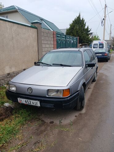 volkswagen passat 1988: Volkswagen Passat: 1988 г., 1.8 л, Механика, Универсал