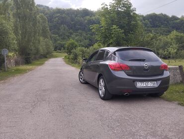 Opel: Opel Astra GTC: 1.4 l | 2011 il 251000 km Hetçbek — 4