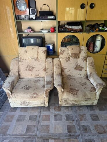 metbex kunc divan desti: İşlənmiş, Klassik divan, 2 kreslo, Açılmayan