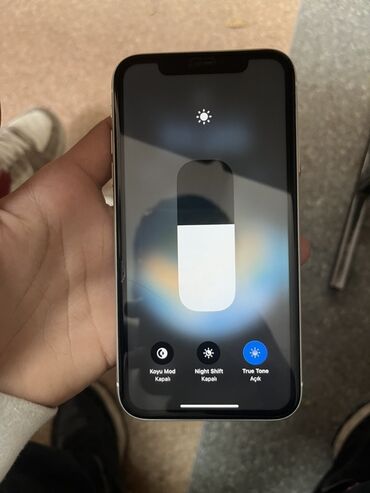 Apple iPhone: IPhone 11, Ağ, Face ID — 7