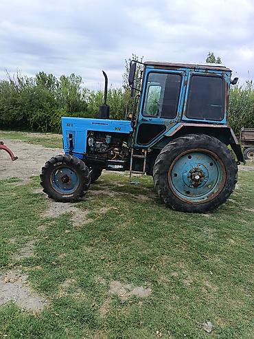 traktor qosqusu: Belarus MTZ 82.1 traktor. Kənd təsərrüfatı işləri üçün uyğun, kabinli — 3