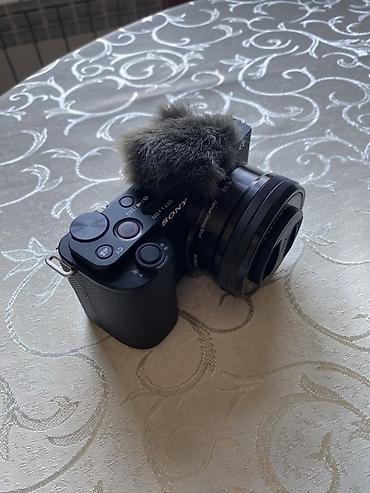 sony a6000: Sony ZV-E10 güzgüsüz kamera satılır. Kompakt və yüngül korpusa malik — 6