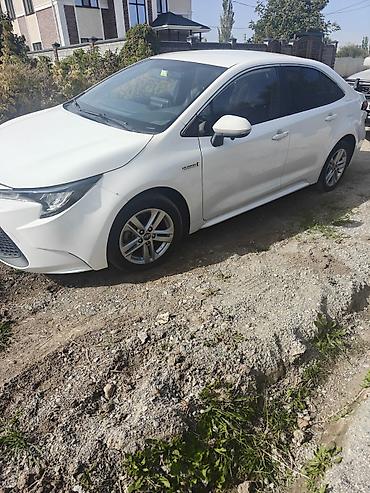 Toyota: Toyota Corolla: 2021 г., 1.8 л, Вариатор, Гибрид, Седан — 3