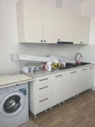 токмок квартира на долгий срок: 1 бөлмө, Кыймылсыз мүлк агенттиги, Чогуу жашоосу жок, Жарым -жартылай эмереги бар