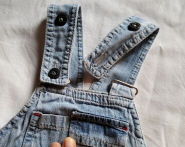 Farmerke: Pantalone na tregere vise pari farmerkice na tregerevise pari Razne — 8