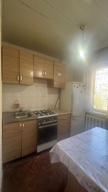 купить квартиру в строящемся доме бишкек: 3 комнаты, 58 м², 104 серия, 1 этаж, Старый ремонт