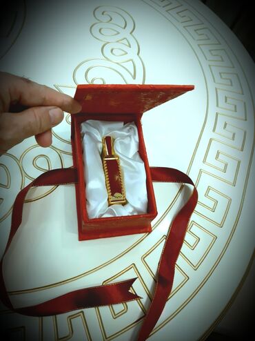 Ətriyyat: Hədiyyəlik Əti̇r, qutu, çanta KOMPLEKT. Hamsı bir yerdə cəmisi 8 — 2