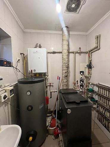 Продажа коттеджей и домов: ЧЕКЧЕЙГЕН ЖЕР ҮЙ САТЫЛАТ!!! 1-линияда жайгашкан ✅ Жери: 20 соток ✅ Үй — 8