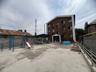 2 комнатная квартира в оше: 1 комната, 30 м², 2 этаж