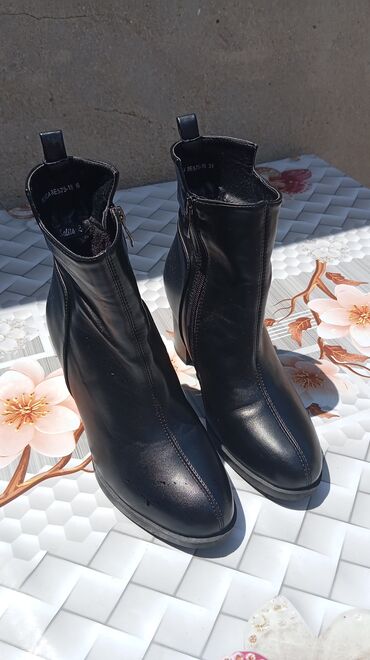 Botinka və botilyonlar: Burberry, Ölçü: 38.5, rəng - Qara, Yeni — 11