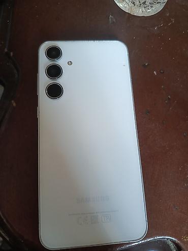 Samsung Galaxy A55 5G, rəng - Ağ, İki sim kartlı lalafo.az -da Samsung Galaxy A55 5G, rəng - Ağ, İki sim kartlı