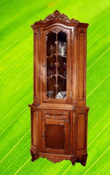 мебел работа: Угловая витрина Клеопатра, Румыния, создана в лучших традициях