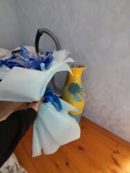 Xalçalar: Bir vaza, Keramika