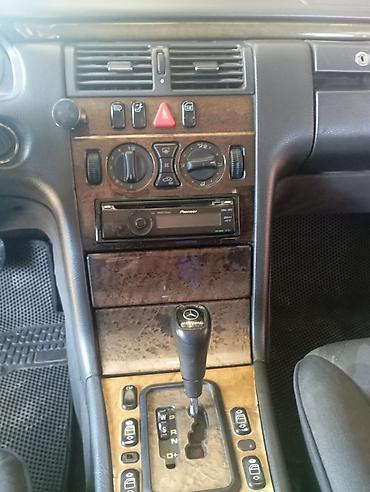 ses bogucu: Mercedes-Benz 270: 2.7 l | 2000 il Sedan — 7