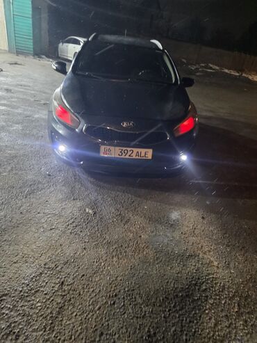 Kia: Kia Ceed: 2015 г., 1.4 л, Механика, Бензин, Универсал — 2