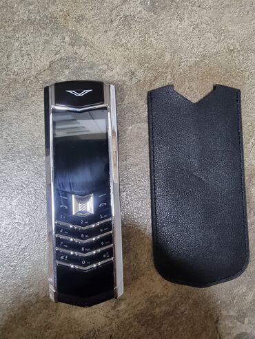 alcatel telefonlar: Vertu Aster, < 2 GB Memory Capacity, rəng - Gümüşü