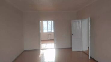 суточный дом в бишкеке: 50 м², 3 комнаты, Утепленный, Евроремонт, Забор, огорожен