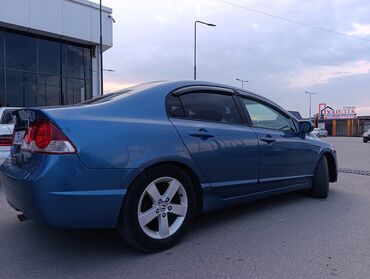 Honda: Honda Civic: 2009 г., 1.8 л, Механика, Бензин, Седан