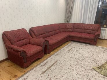 раздвижной диван кресло: Угловой диван, цвет - Красный, Б/у
