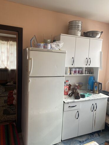 купить напольный кондиционер в бишкеке: Срочно продается холодильник и кухный гарнитур 15000сом