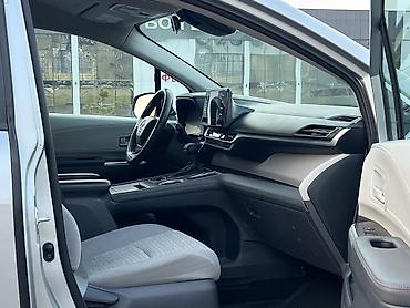taiota voxy: Toyota Sienna: 2021 г., 2.5 л, Автомат, Гибрид, Минивэн — 7