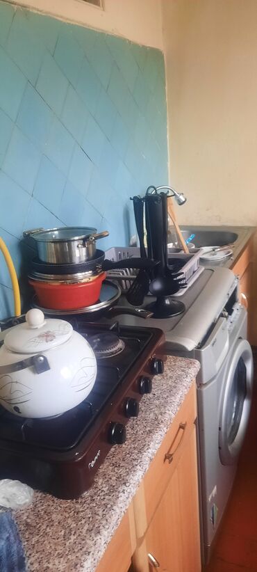 Uzunmüddətli kirayə mənzillər: Metro həzi aslanova piyada 3 dəqiqəlik məsafədə yeləşir.Vunq tau — 5