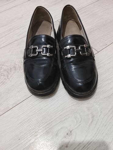 лоро пиано обувь женская летняя: Женскиеклассические лоферы - Цвет: черный, глянцевая поверхность -