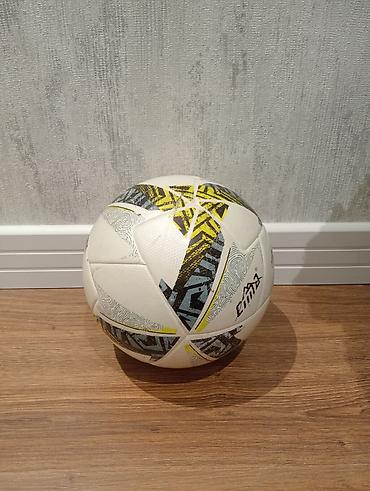 Toplar: Futbol topu – Cima markası - Rəng: ağ əsas, sarı, qara və boz qrafik — 3