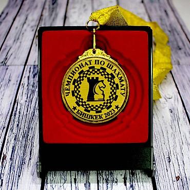 Значки, ордена и медали: Медали с вашим текстом на заказ с любым текстом за короткие сроки — 15